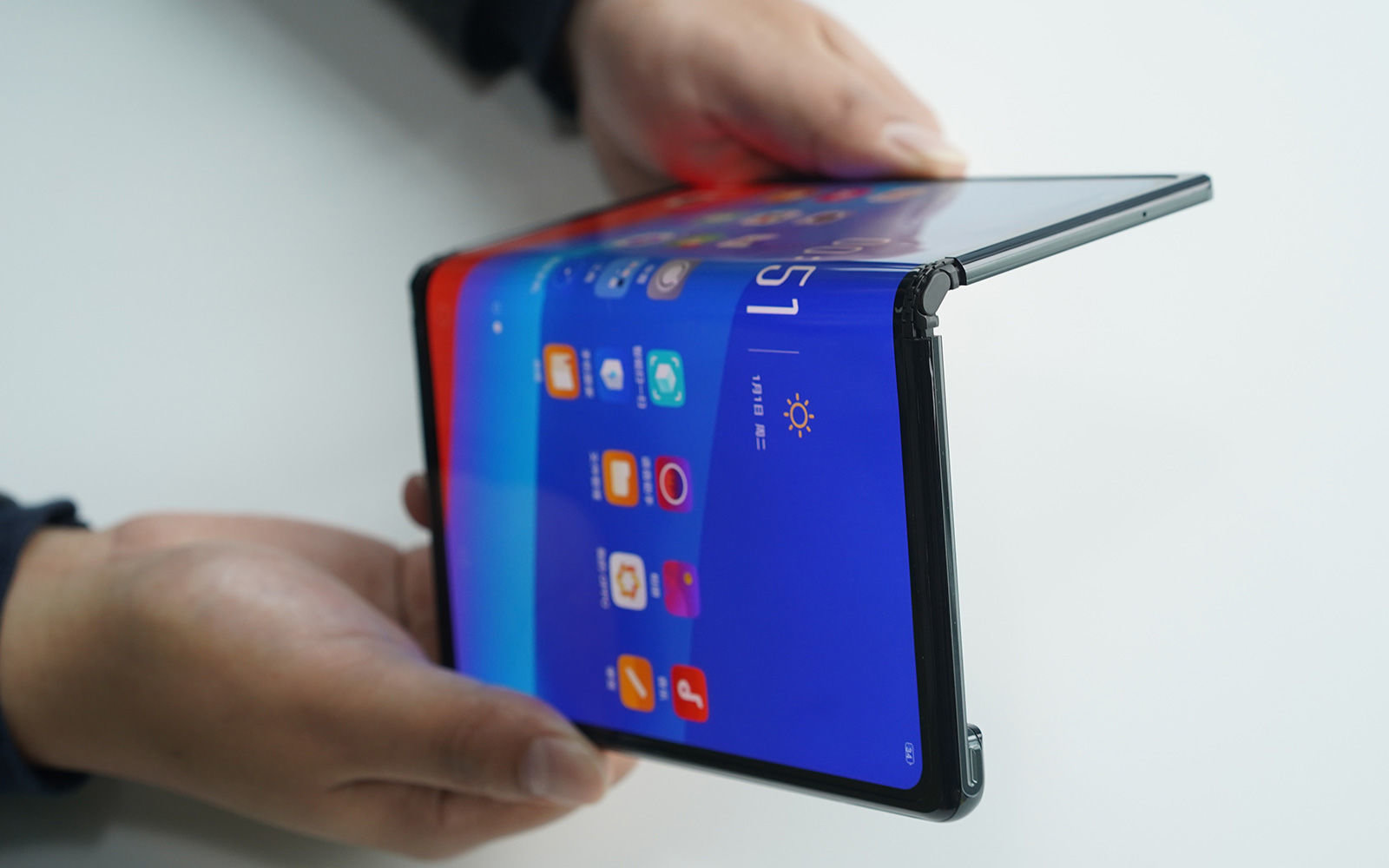 Galaxy Fold teardown lets everybody take a look at its complex design