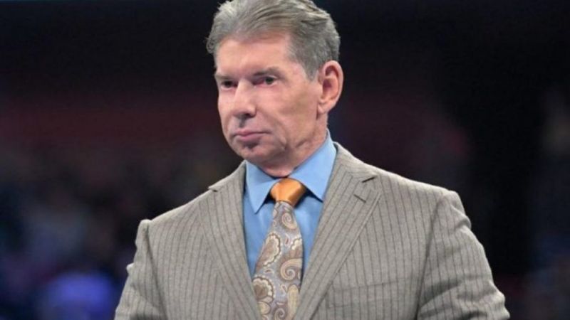WWE Hall of Famer uncovers why Vince McMahon never gives signatures
