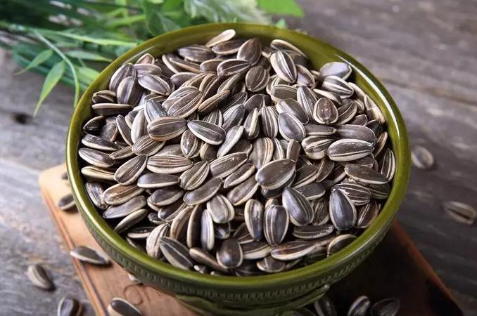 Sunflower Seeds: 5 best health benefits of sunflower seeds you should know about