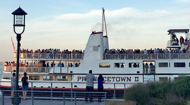 The Harbor Cruise picture in the crowd grabs social media attention