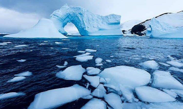 In just 23 years, the Earth has lost an amazing 28 trillion tonnes of ice