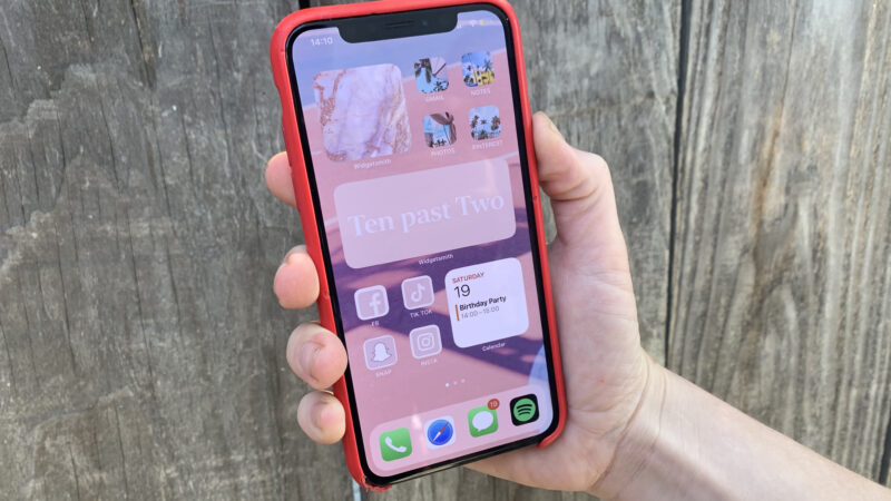Make your iPhone home screen “aesthetic AF”: In iOS 14 how to change your application symbols