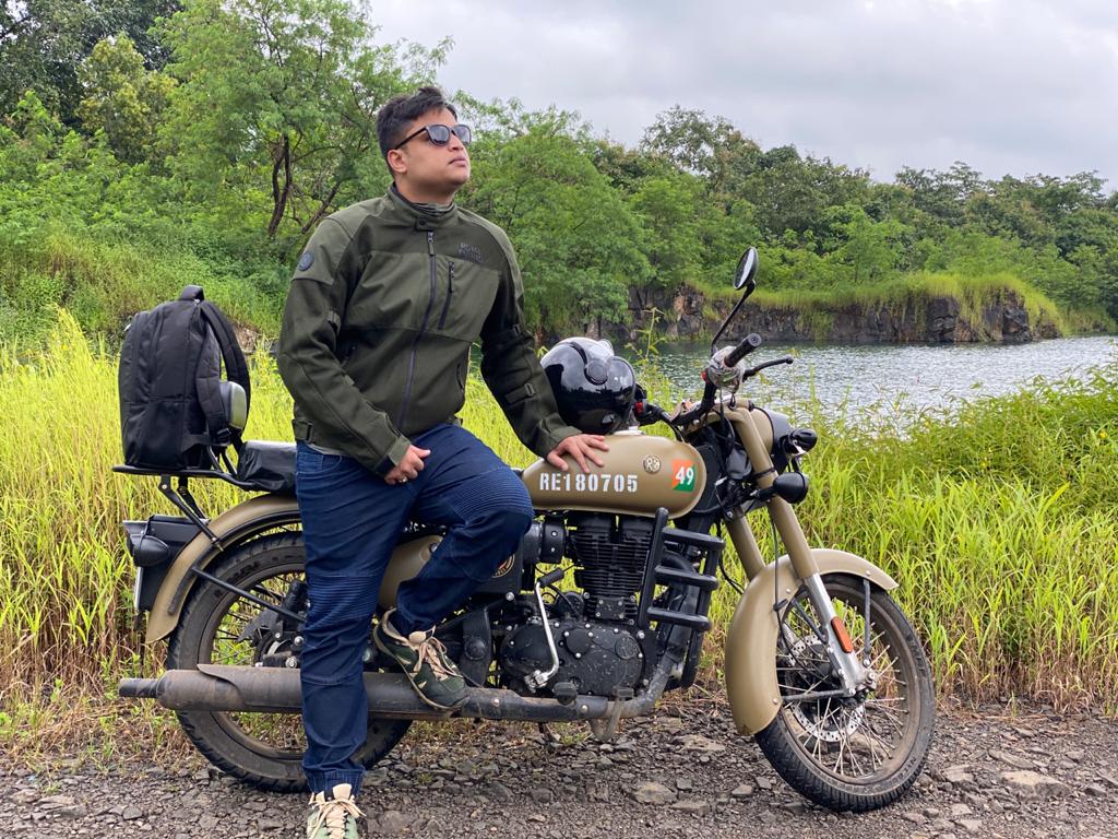 Actor Soham Pawaskar all set to perform some daredevil bike stunts in his debut film ‘Rajmudra’