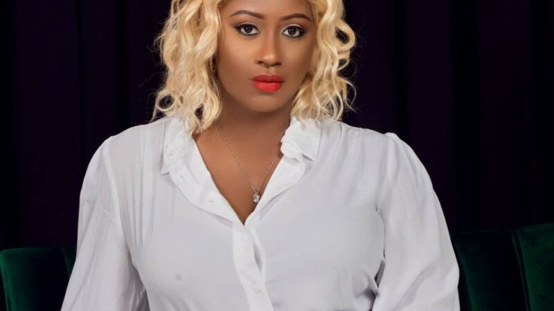 Cloe Luv Empowering Women Through Online Communities