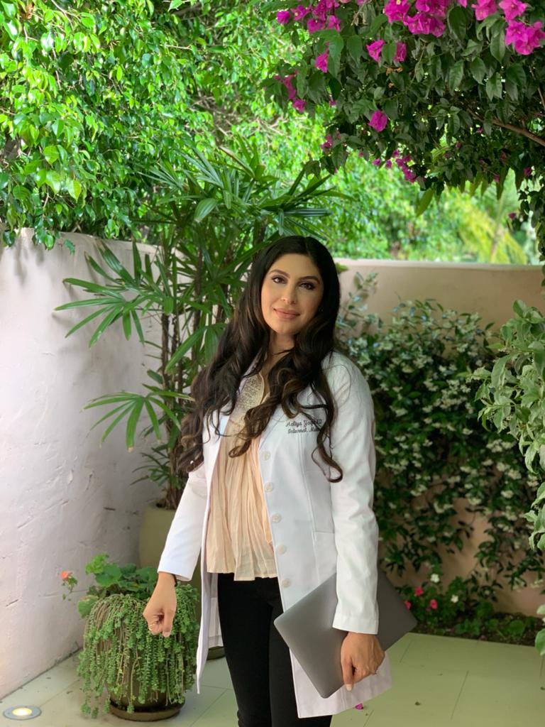 Dr. Aaliya Yaqub : This Physician Mom of 4 is Charting a Unique Path as a leading Skincare and Wellness Expert Inspiring A Global Audience Online