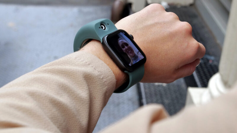 For Apple Watch, $299 “Wristcam” adds a pair of cameras