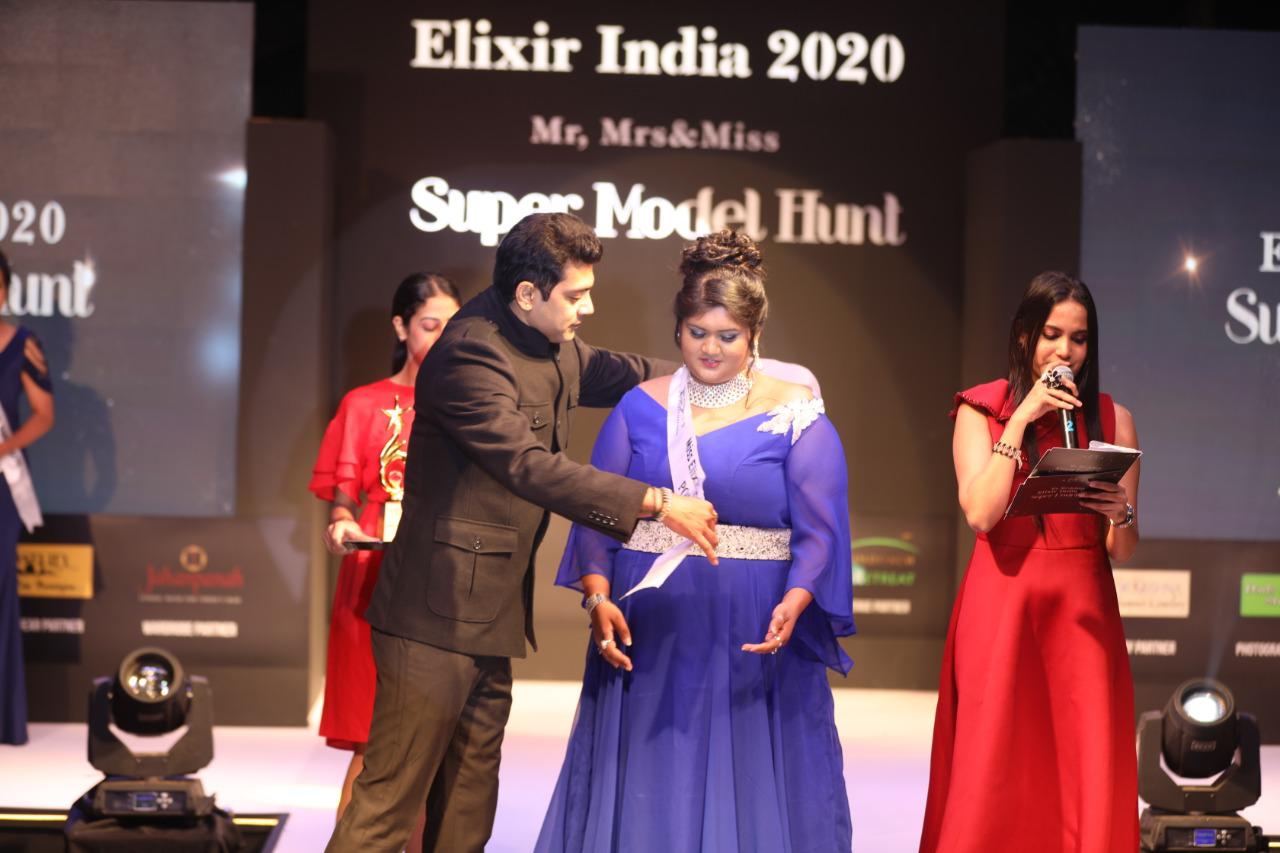 UP Girl Anushri Joshi Bags The Elixir Miss India Popular 2020 in Bangalore 