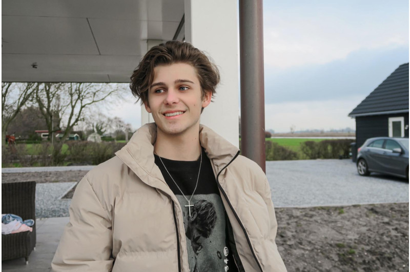Interview with Dario de Vries: 18 year old entrepreneur and famous influencer