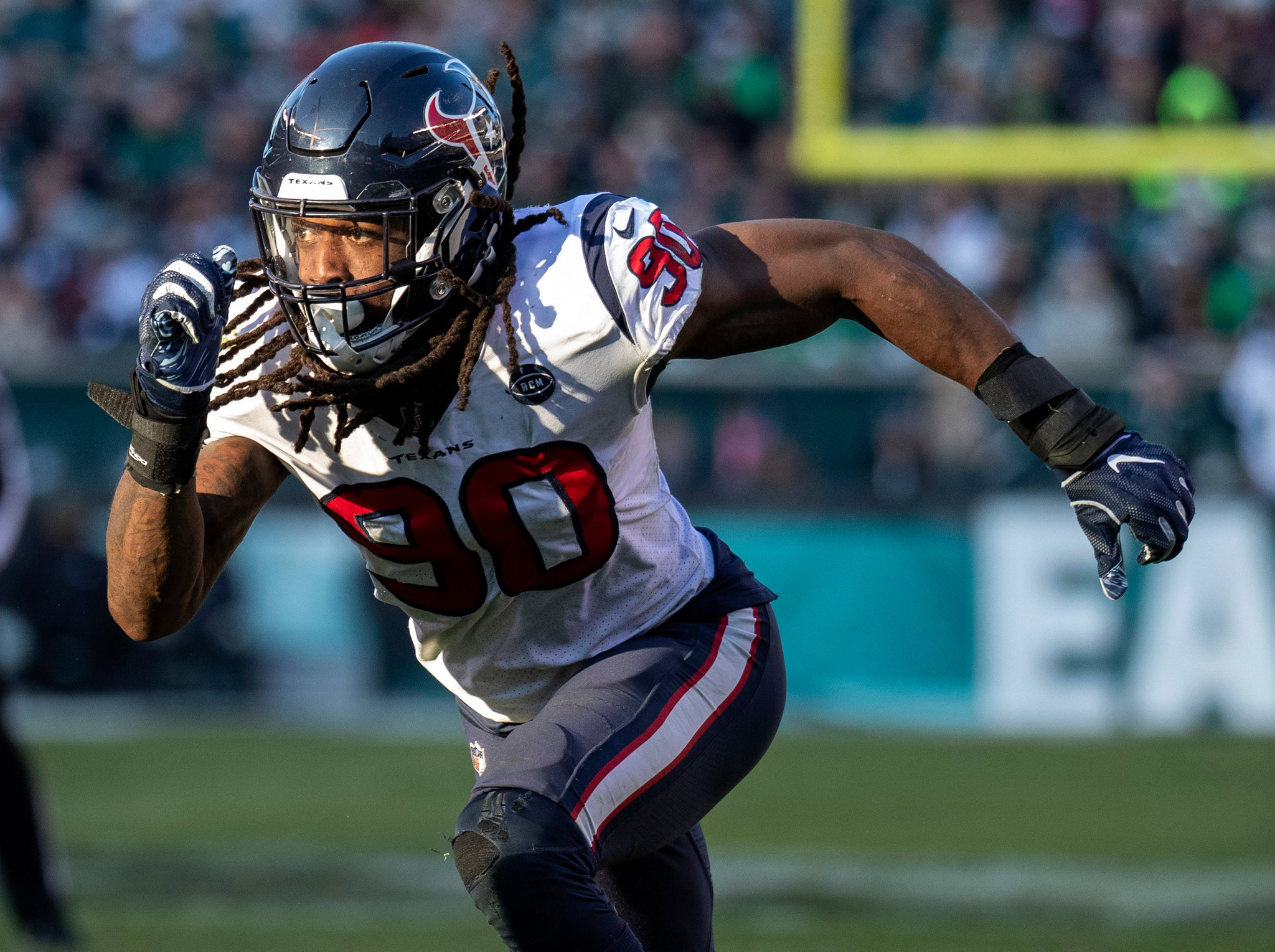 Cleveland Browns sign Jadeveon Clowney to 1-year deal worth up to $10 million