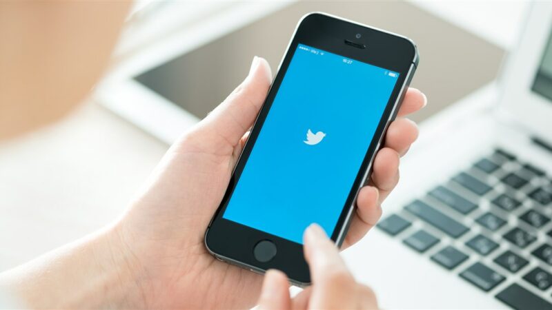 Twitter starts prompting clients to the enable App Tracking option for iOS