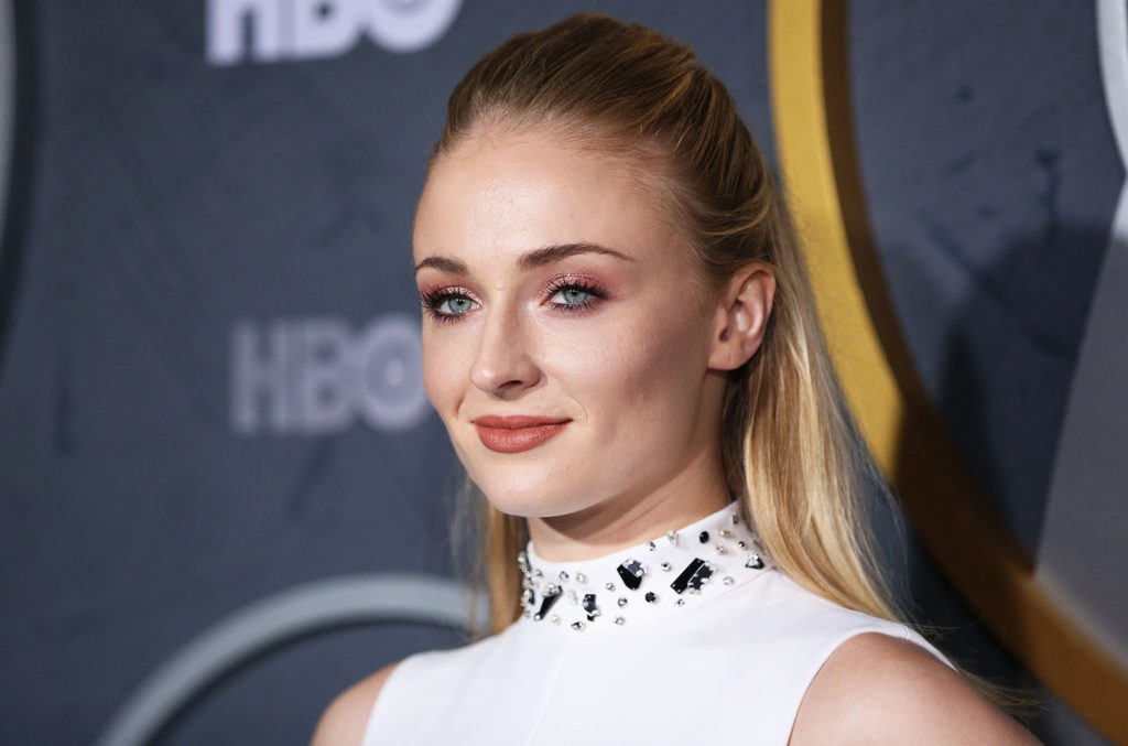 Sophie Turner joins Jennifer Kaytin Robinson’s upcoming Netflix dark comedy ‘Strangers’