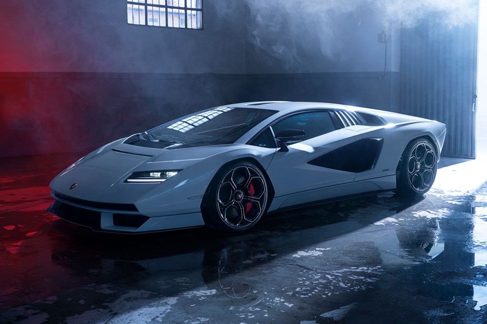 Lamborghini’s Countach Returns as a Hybrid 802-Horsepower Supercar