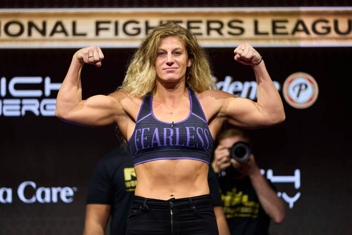 Kayla Harrison wins second PFL lightweight title in a row, $ 1 million salary