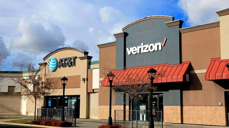 AT&T, Verizon CEOs reject U.S. request for 5G deployment delay