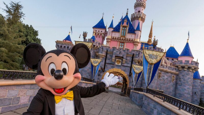 Disneyland, Disney World To raise Mask Mandates For totally vaccinated Guests