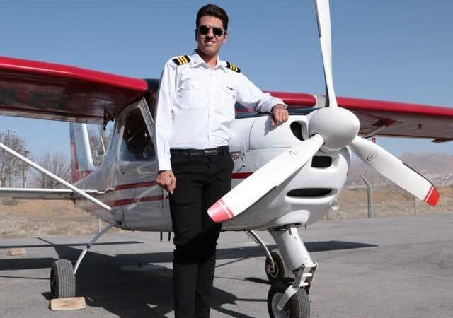 Why did Mohamad Ramezani Pour choose to Become a Pilot and what are his Goals?