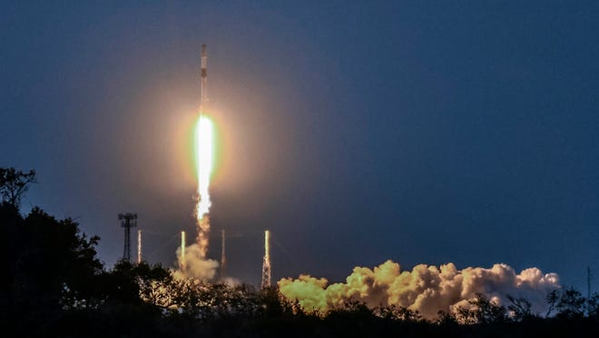 SpaceX launches into gorgeous skies on the fifth attempt, lands at the headland