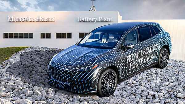 Mercedes-Benz unveiled its new US-made electric EQS ​​SUV.