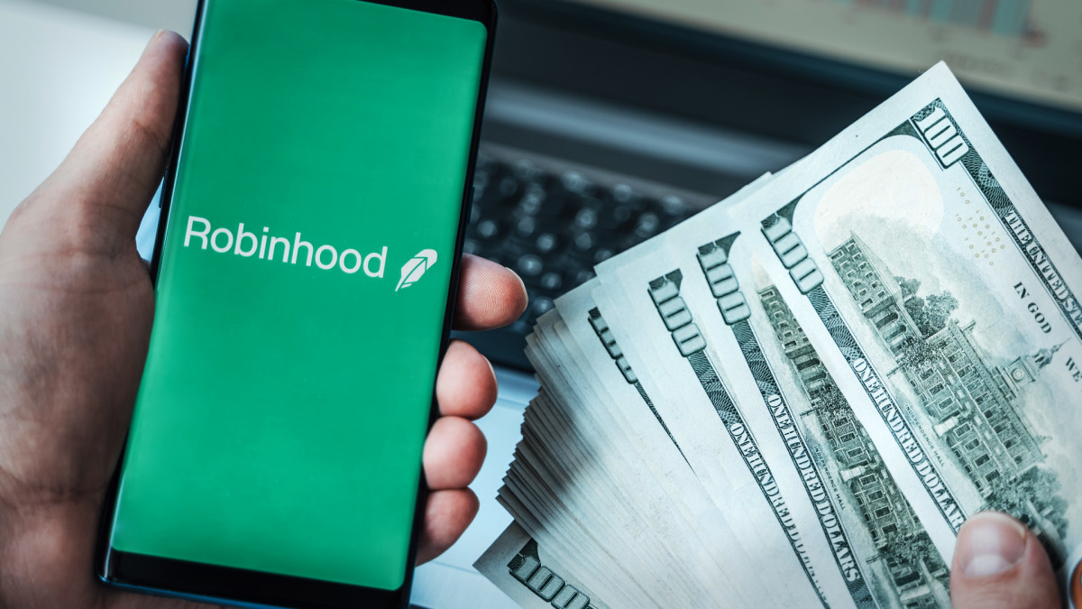 Robinhood left by fans of crypto and meme stocks