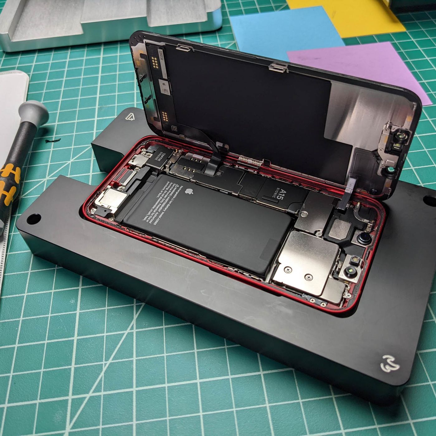 Apple sent me a 79-pound iPhone repair kit to repair a 1.1-ounce battery