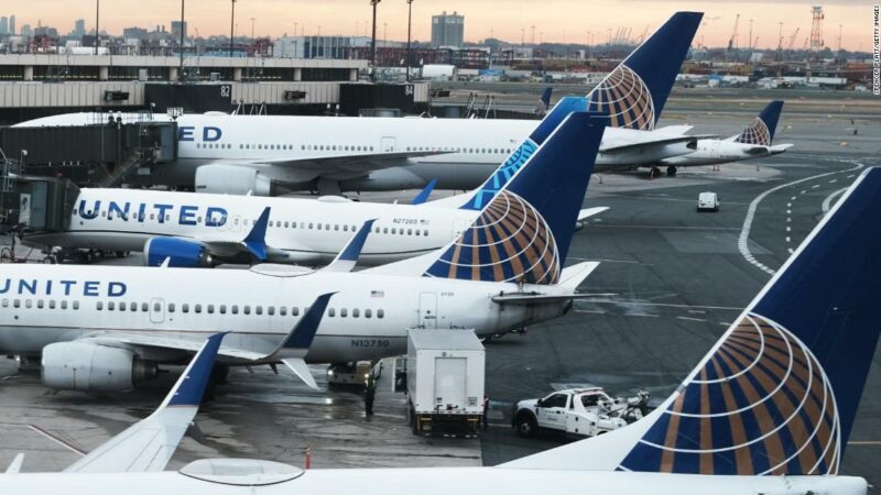 United will cut Newark’s schedule by 12% this summer