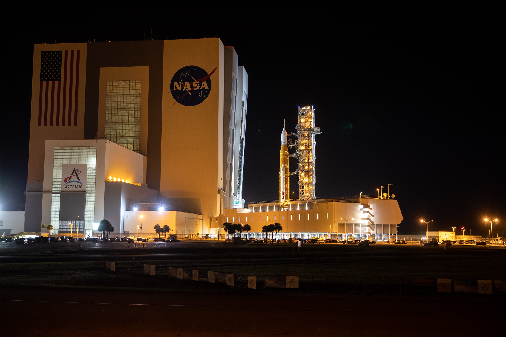 NASA’s Artemis 1 lunar rocket returns to launch pad for critical tests