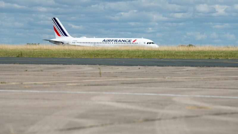 Cockpit fistfight between pilots leads to suspension of Air France