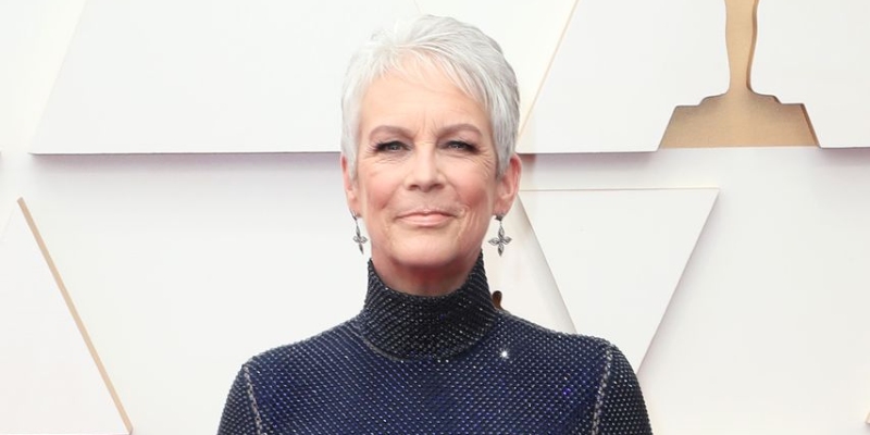 Wow! Jamie Lee Curtis attended the premiere with her daughters