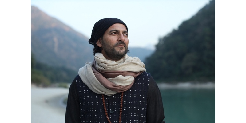 Anand Mehrotra, a Spiritual Master, is connecting, inspiring and uplifting in a unique and powerful way, through the integrated practice and wisdom of the Himalayas