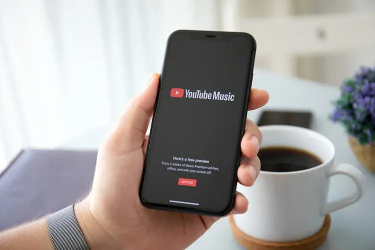 YouTube Music tests live verses with more up-to-date Projecting UI