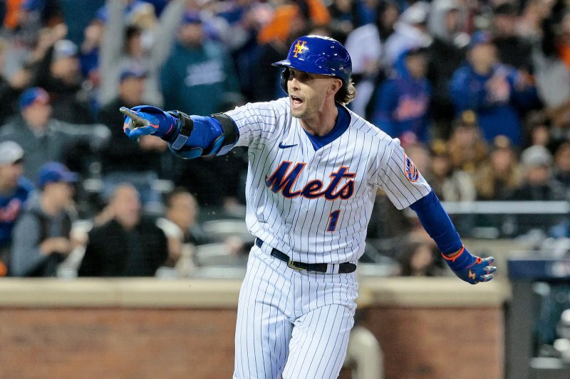 New York Mets batting champion Jeff McNeil signs a $50 million contract