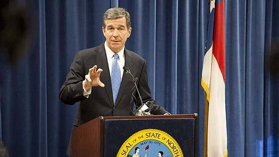 Gov. Roy Cooper has instruction roundtable at A-B Tech