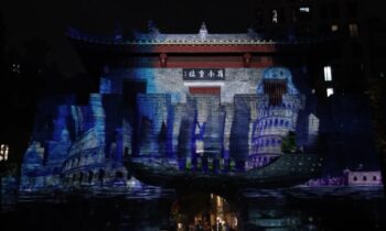 ▲ Nantou City’s walls showcase Chinese-Italian culture.