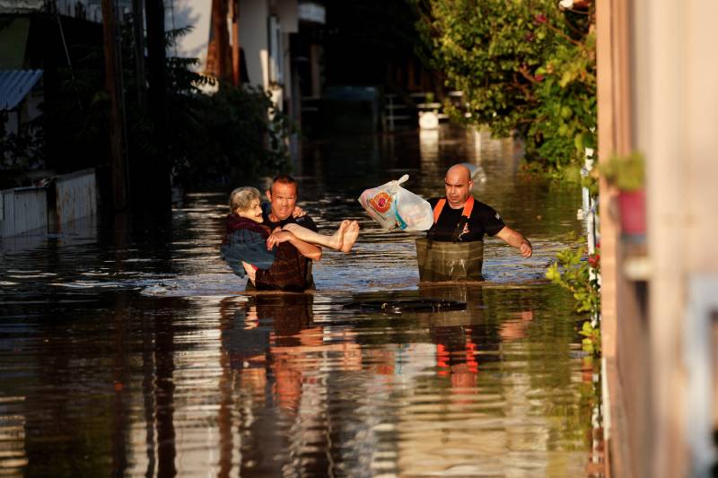 Floods in Greece, impassable roads, Rivers swept away homes, Helicopters winched people from rooftops