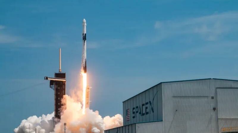 SpaceX signs historic agreement to launch navigation satellites for Europe