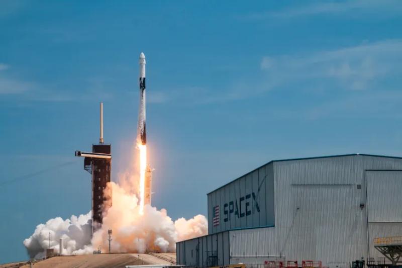 SpaceX signs historic agreement to launch navigation satellites for Europe
