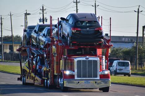 Car Shipping Options for Moving You & Your Vehicles to Texas