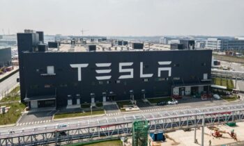 Tesla Opens Shanghai Megafactory, Marking a Significant Development in the Manufacturing of Megapack Energy Storage
