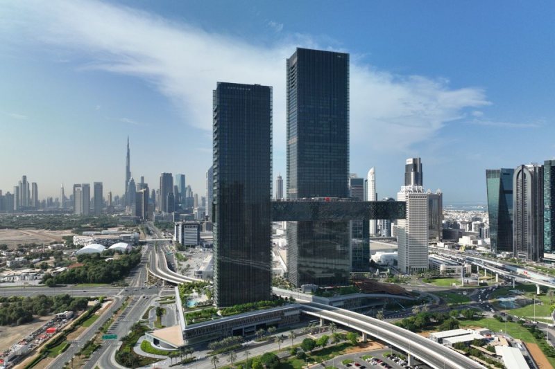Dubai Unveils World’s Largest Cantilever Over Six-Lane Highway
