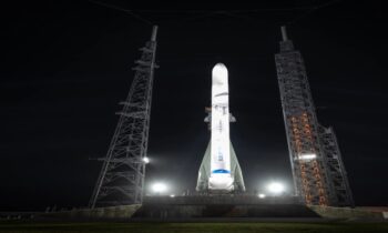 Jeff Bezos' New Glenn Rocket Debuts on Launch Pad