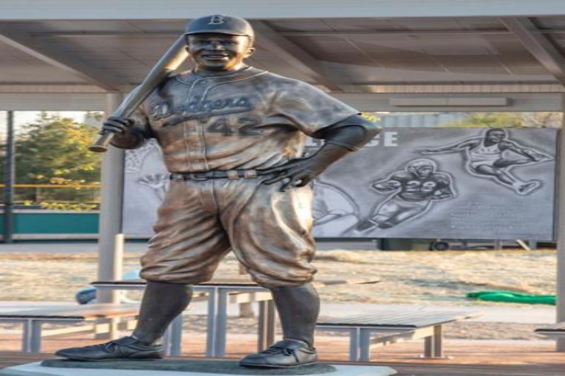 New Jackie Robinson Statue: 6-Month Construction Timeline