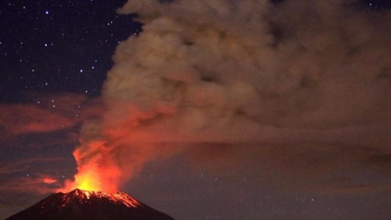 One Day, the Most Deadly Active Volcano in Mexico Explodes Thirteen Times