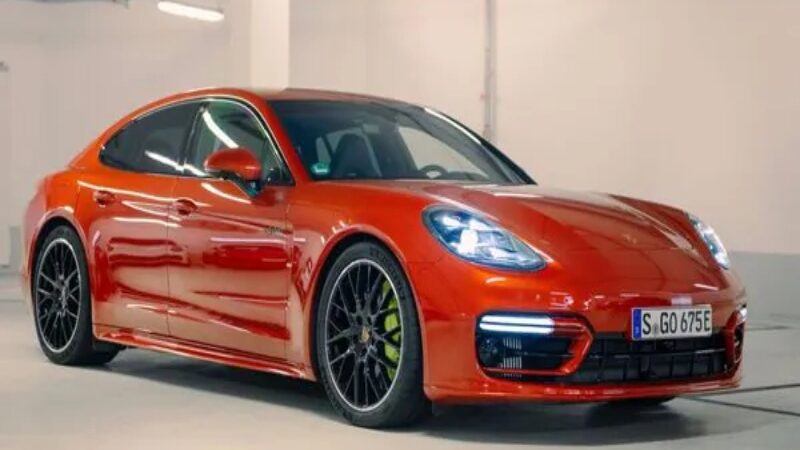 Porsche Expands the Number of Hybrid Panameras it Offers to Two