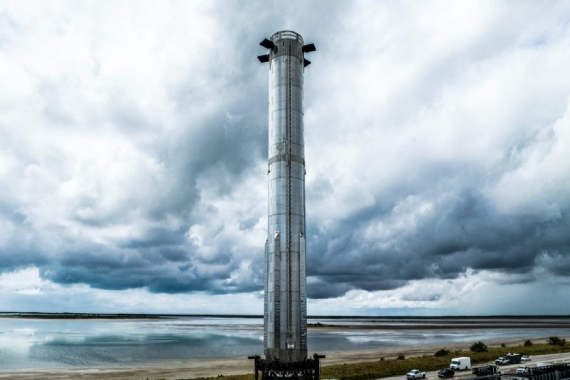 SpaceX Moves Starship Rocket to Launch Pad for 3rd Test Flight