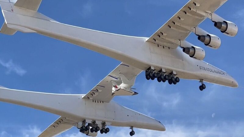 Launching a Hypersonic Vehicle for its First Powered Test Flight, the Largest Plane in the World