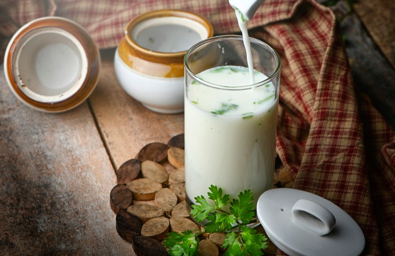 5 Advantages for Every Morning Glass of Buttermilk
