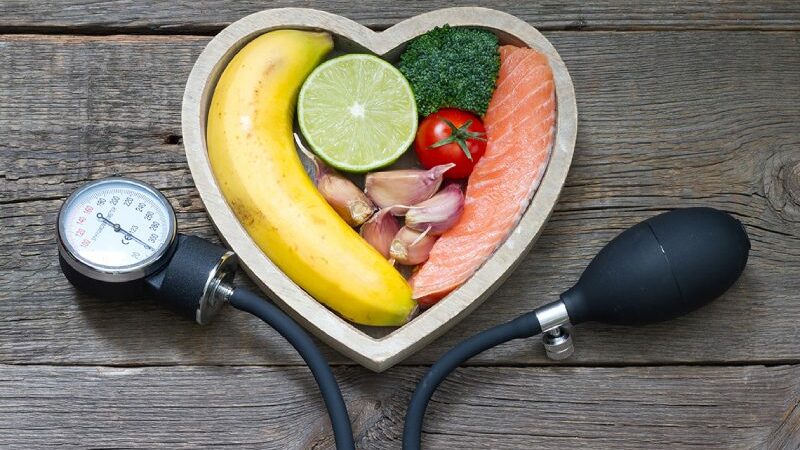 8 Superfoods That Will Naturally Lower Blood Pressure And Protect Your Heart