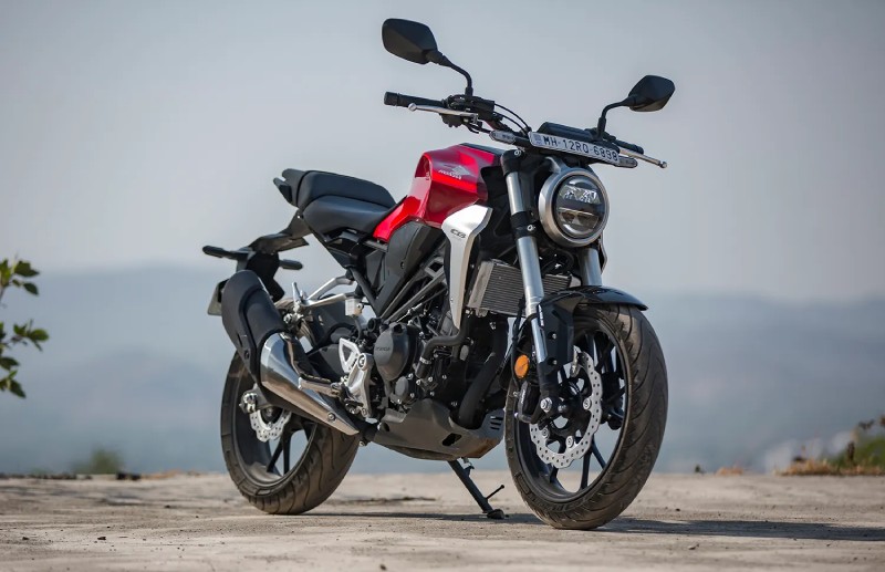 Honda CB300R: A Sporty and Sleek Entry-Level Vehicle Examined