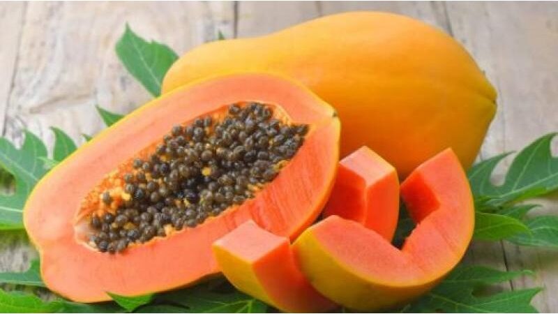 Papaya Offers Health, Skin, and Hair Benefits When Snacked