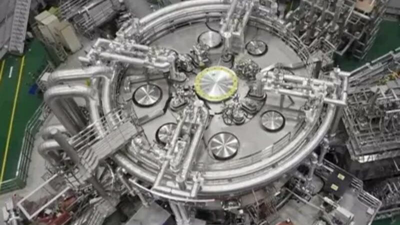 Record-Breaking Oran “ArtificIAL Sun” Reactor Sets a Record at 100 Million Degrees